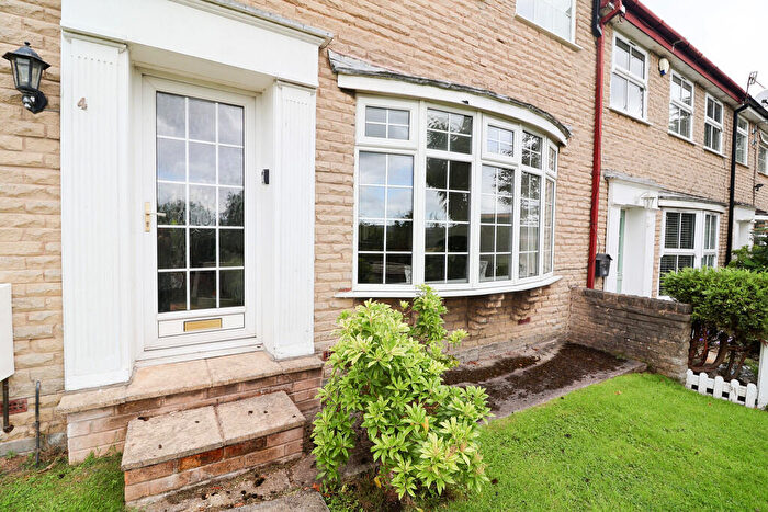 3 Bedroom Terraced House For Sale In Dale View, Mottram, SK14