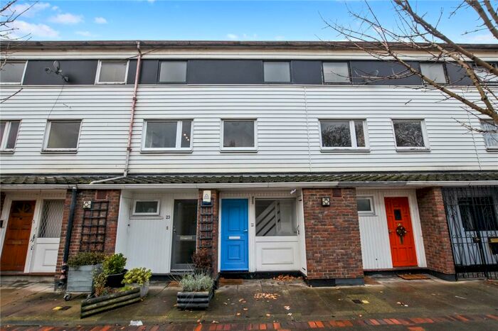 3 Bedroom Flat To Rent In Goldman Close, Bethnal Green, London, E2