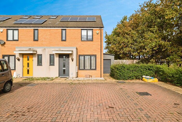 3 Bedroom End Terrace House For Sale In Sunliner Way, South Ockendon, Essex, RM15