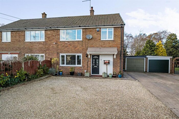 3 Bedroom Semi-Detached House For Sale In The Oval, Beal, Goole, DN14