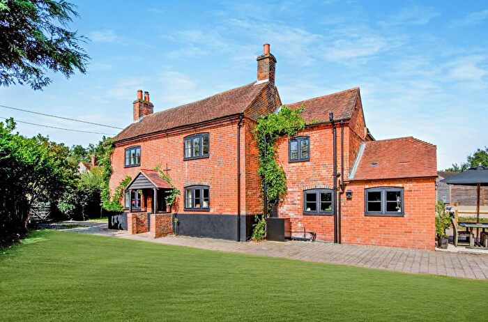 4 Bedroom Detached House To Rent In Holdrop Hill, Headley, Thatcham, Berkshire, RG19