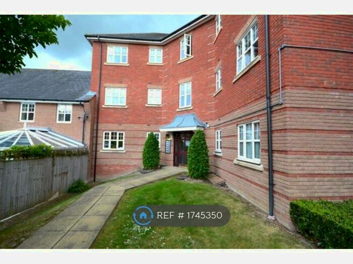 2 Bedroom Flat To Rent In Shillingford Close, London, NW7