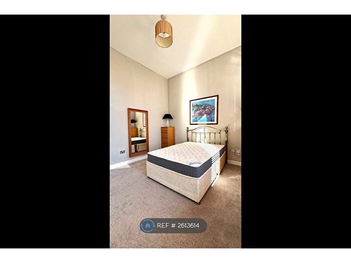 1 Bedroom Flat To Rent In Ingram Street, Glasgow, G1