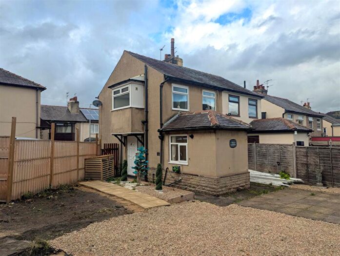 2 Bedroom Semi Detached House For Sale In Lee Mount Gardens, Halifax, HX3