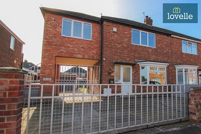 3 Bedroom Semi-Detached House For Sale In Westhill Road, Grimsby, DN34