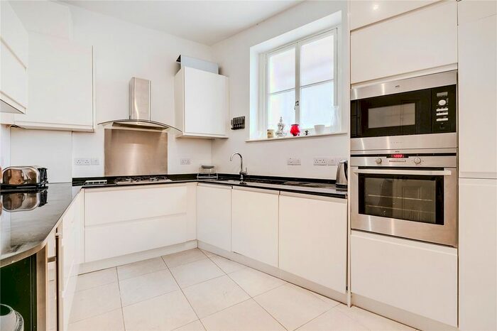 2 Bedroom Flat To Rent In Avonmore Mansions, London, W14