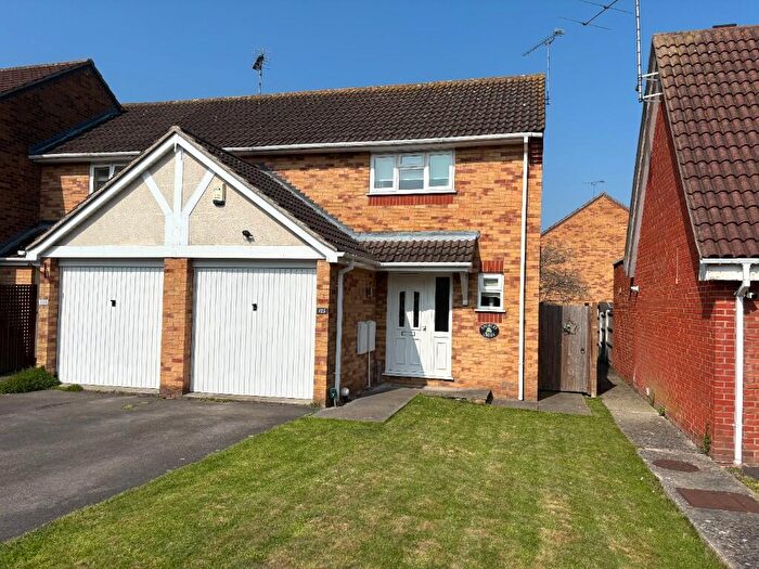 2 Bedroom Semi-Detached House To Rent In Langham Drive, Rayleigh, Essex, SS6