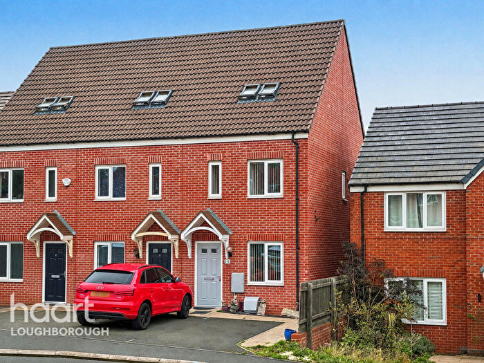 3 Bedroom End Of Terrace House For Sale In Ringlet Drive, Loughborough, LE12