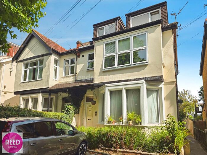 1 Bedroom Flat To Rent In Manor Road, Westcliff On Sea, SS0