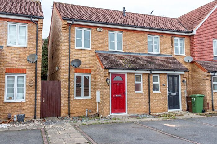 2 Bedroom End Of Terrace House To Rent In Butterfields, Wellingborough, NN8
