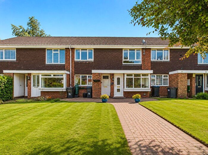 2 Bedroom Maisonette For Sale In Cheswood Drive, Sutton Coldfield, B76