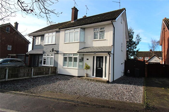 3 Bedroom Semi-Detached House For Sale In Ashingdon Road, Rochford, Essex, SS4