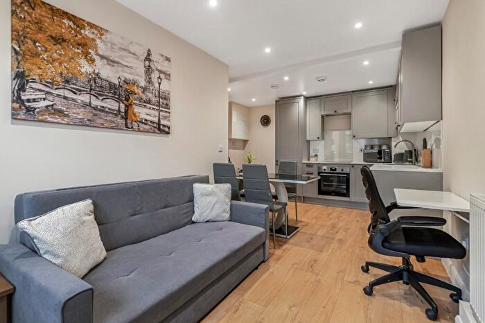 2 Bedroom Flat To Rent In Seward Street, London, EC1V