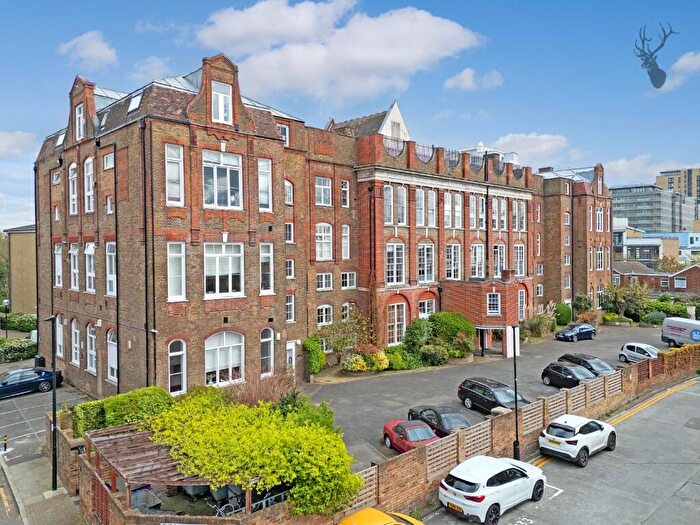 2 Bedroom Apartment To Rent In Bow Brook House, Bethnal Green, E2