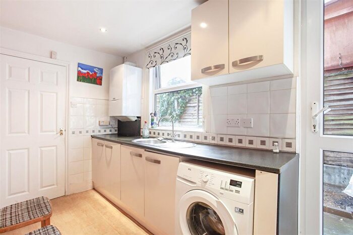 4 Bedroom Property To Rent In Ruscus Road, London, E17