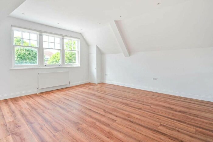 2 Bedroom Apartment To Rent In Raglan House, Muswell Hill, London, N10