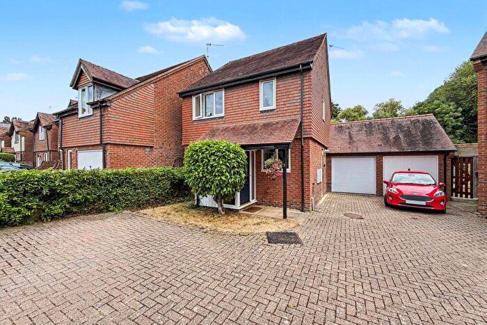 3 Bedroom Detached House For Sale In Wimborne, BH21
