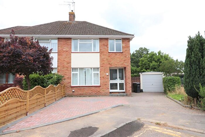 3 Bedroom Semi-Detached House To Rent In Cedar Close, Hedge End, SO30
