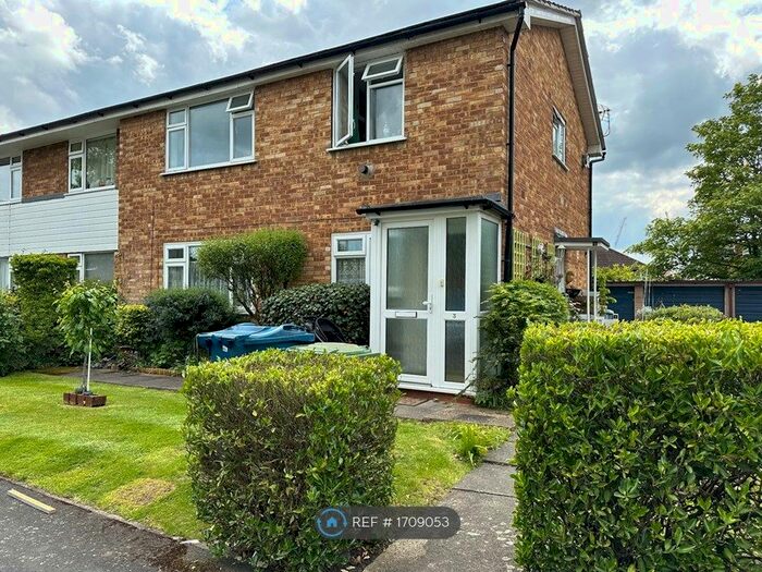 2 Bedroom Maisonette To Rent In Nicola Close, Harrow, HA3