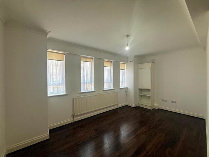 2 Bedroom Apartment To Rent In Cranbrook Road, Ilford, IG2