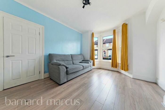 3 Bedroom Semi-Detached House To Rent In Clarendon Road, Croydon, CR0