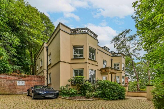 3 Bedroom Flat To Rent In Cholmeley Park, Highgate, London, N6