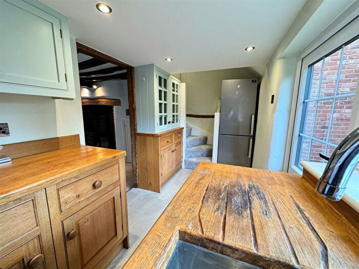 2 Bedroom Cottage To Rent In Terrick Row, Terrick, HP17