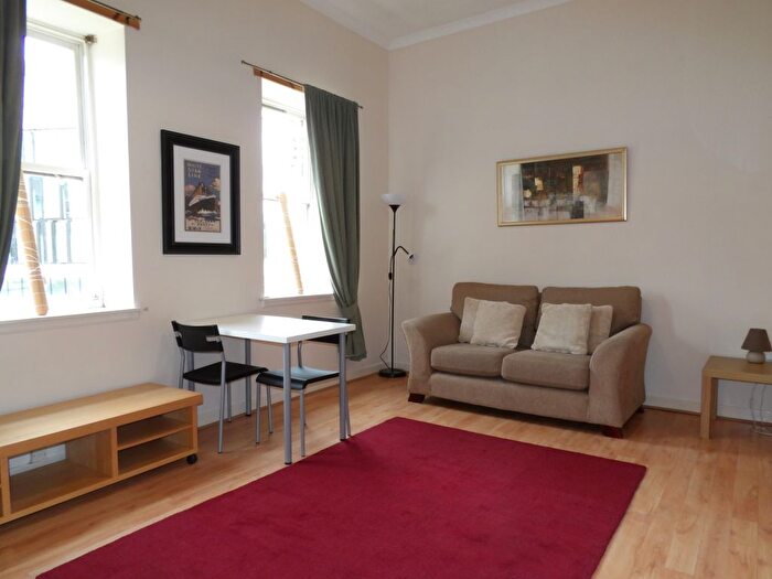 1 Bedroom Flat To Rent In Ingram Street, Glasgow, G1