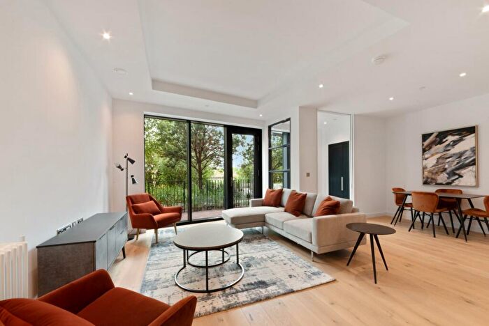 2 Bedroom Duplex To Rent In Amelia House, London City Island, London, E14