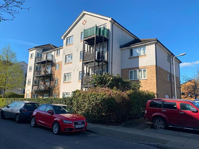 2 Bedroom Flat For Sale In Bradmore Court, Enstone Road, Enfield, EN3