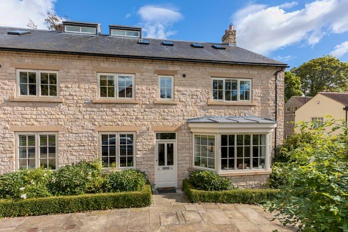 5 Bedroom Semi-Detached House For Sale In Highfield Lane, Nawton, York, YO62