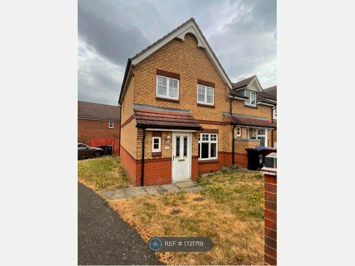 3 Bedroom End Of Terrace House To Rent In Nene Place, Northampton, NN5