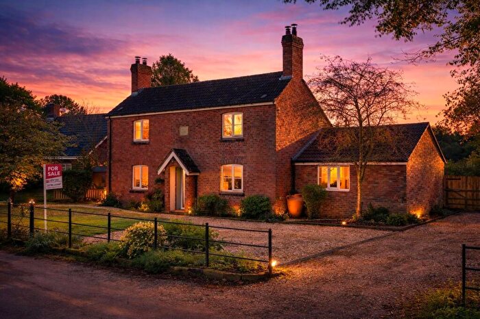 3 Bedroom Detached House For Sale In East Street, Rippingale, PE10