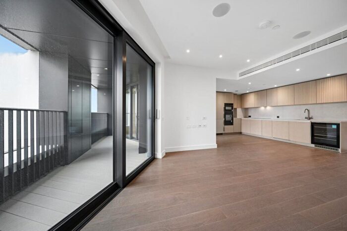 3 Bedroom Apartment For Sale In One Linear Place, Ponton Road, London, SW11