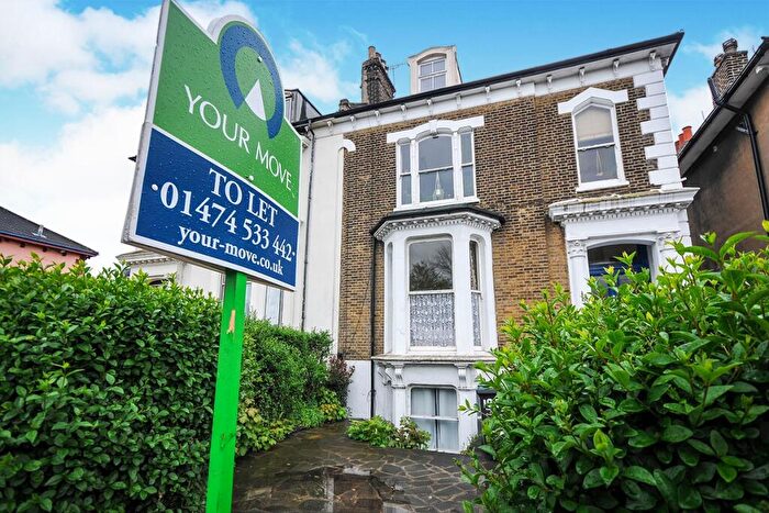 1 Bedroom Flat To Rent In Overcliffe, Gravesend, Kent, DA11