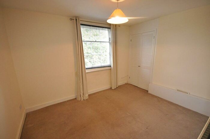 1 Bedroom Flat To Rent In Flat Pittville Lawn Cheltenham, GL52