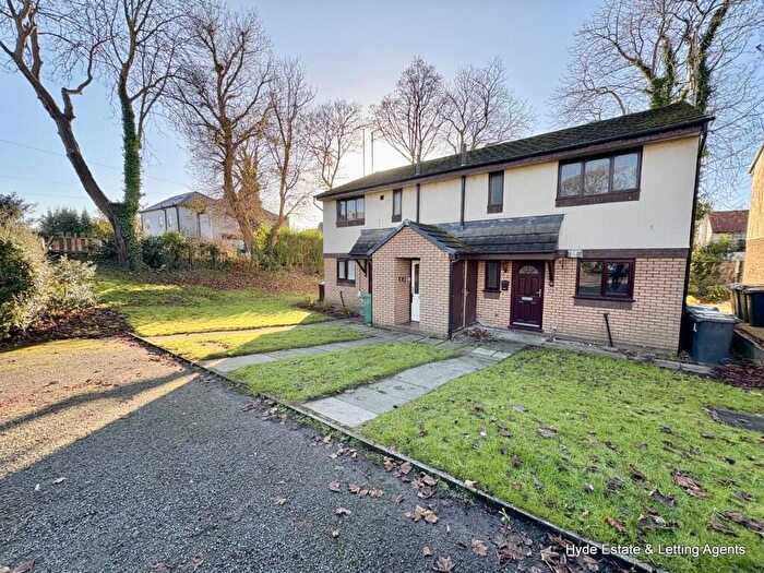 2 Bedroom Maisonette To Rent In Crescent Grove, Prestwich, Manchester., M25