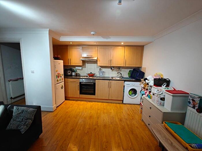 1 Bedroom Flat To Rent In Offord Road, London, N1