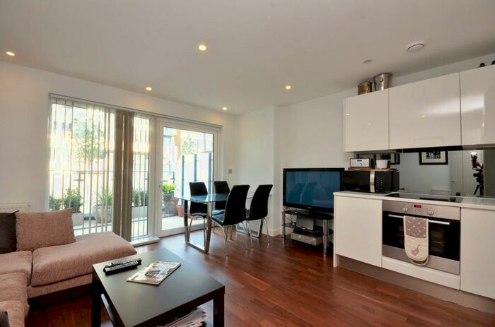 1 Bedroom Flat To Rent In Knights Tower, Deptford, London, SE8