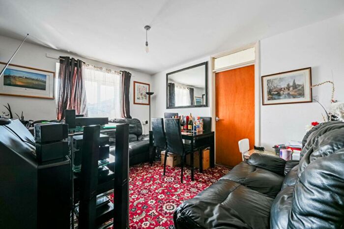 1 Bedroom Flat For Sale In Erwood Road, Charlton, London, SE7