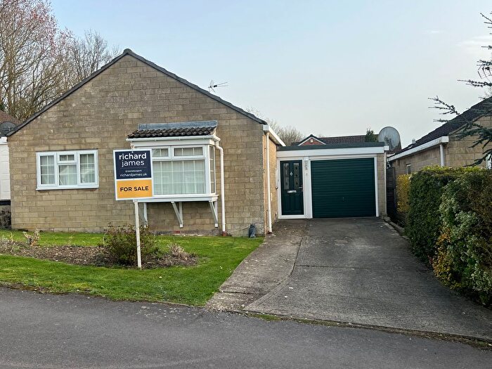 2 Bedroom Detached Bungalow For Sale In Edgehill, Freshbrook, Swindon, SN5