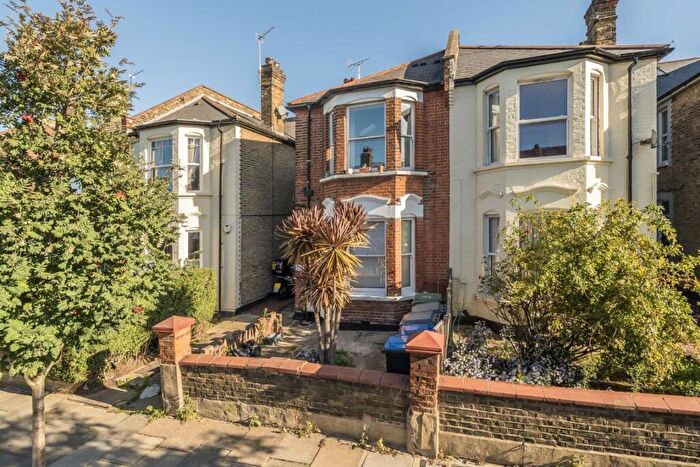 3 Bedroom Flat For Sale In Holland Road, Queen's Park, NW10