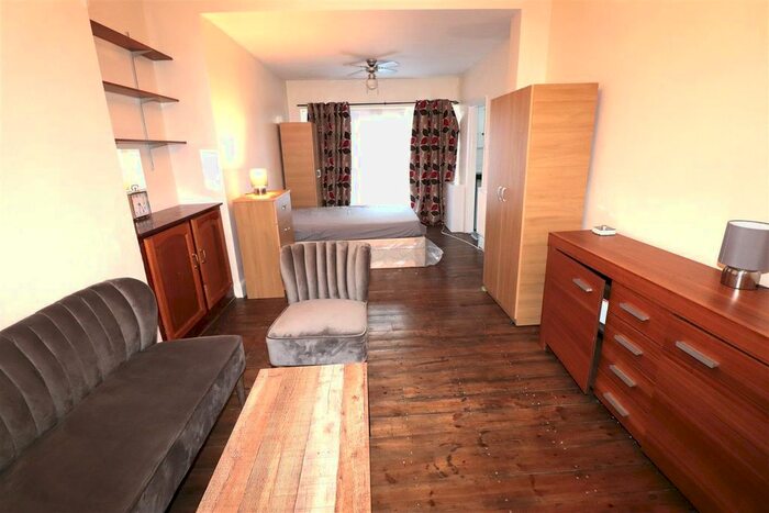 Studio To Rent In Durham Road, North Harrow, Harrow, HA1