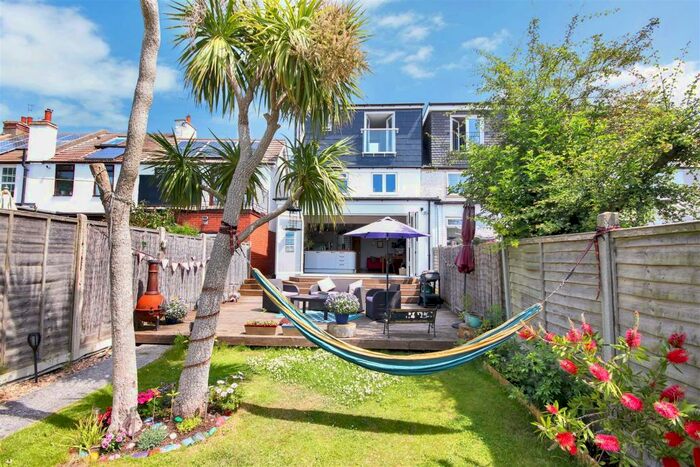 3 Bedroom End Of Terrace House To Rent In Old Shoreham Road, Shoreham-By-Sea, BN43