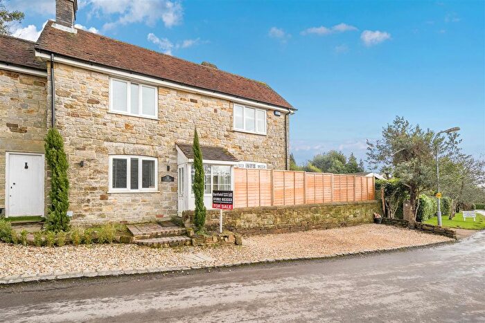 2 Bedroom Property For Sale In High Broom Lane, Crowborough, TN6