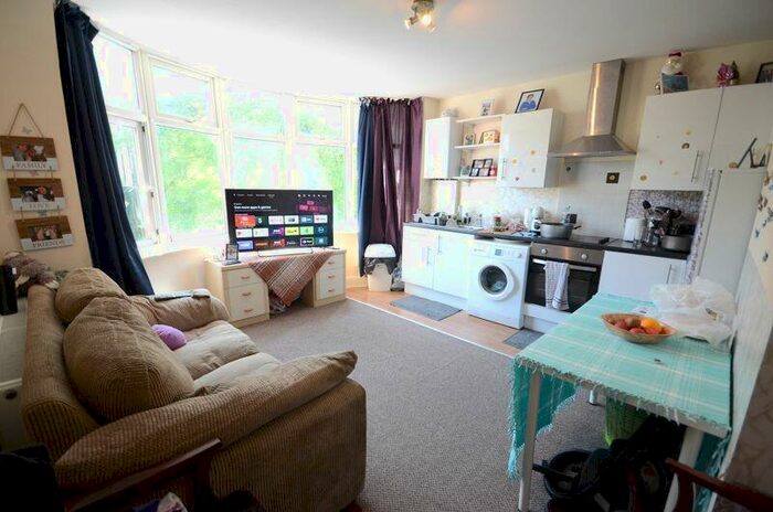 1 Bedroom Flat To Rent In Vicarage Road, Bournemouth, BH9