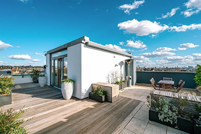 3 Bedroom Flat To Rent In Highgate Road, London, NW5