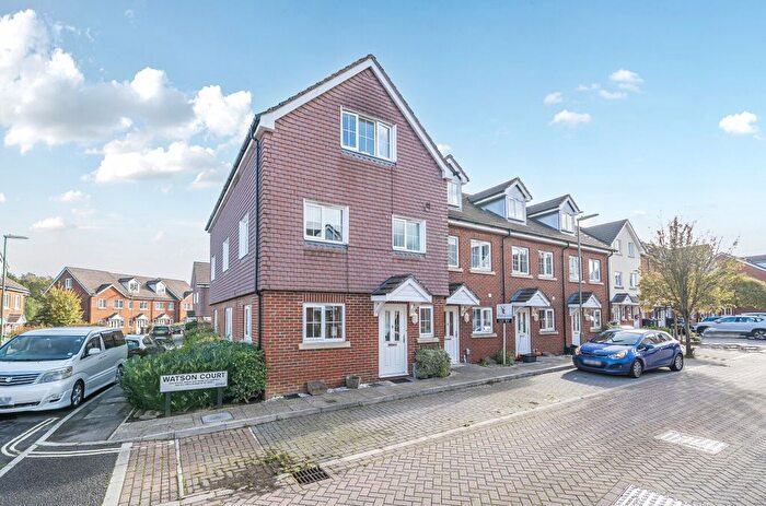 5 Bedroom Semi Detached House For Sale In Watson Court, Hedge End, Southampton, Hampshire, SO30