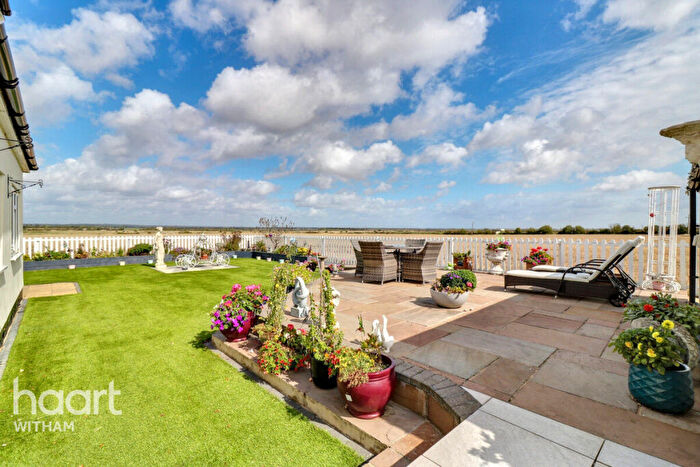 3 Bedroom Chalet For Sale In Mundon Road, Mundon, Maldon, CM9