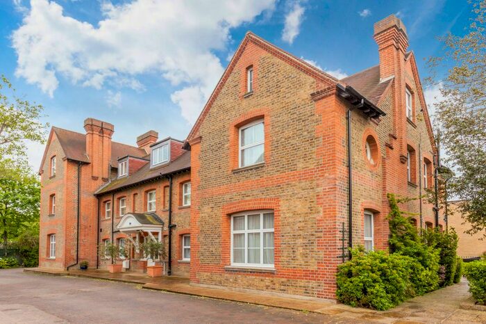 3 Bedroom End Of Terrace House To Rent In Amherst Road, London, W13